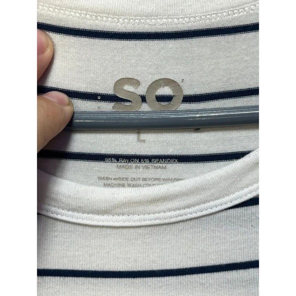 SO Womens Striped T Shirt White Navy Blue Short Sleeve Crewneck Size Large - Picture 3 of 6